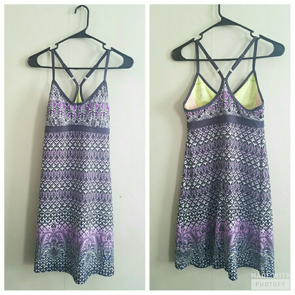 Cute Athleta Dress! Sporty with built in support!