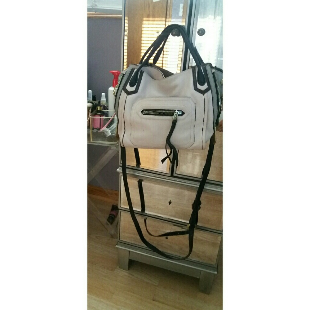 o r Y A N Y m i n i r u b y c r o s s b o d y