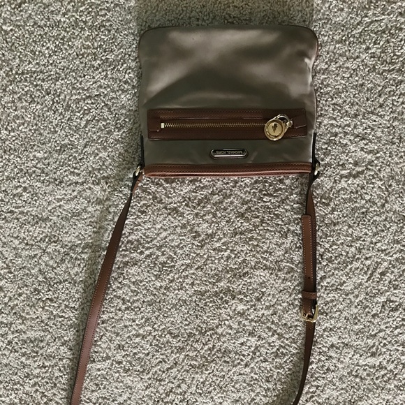 KORS Michael Kors Handbags - Michael Kors side purse