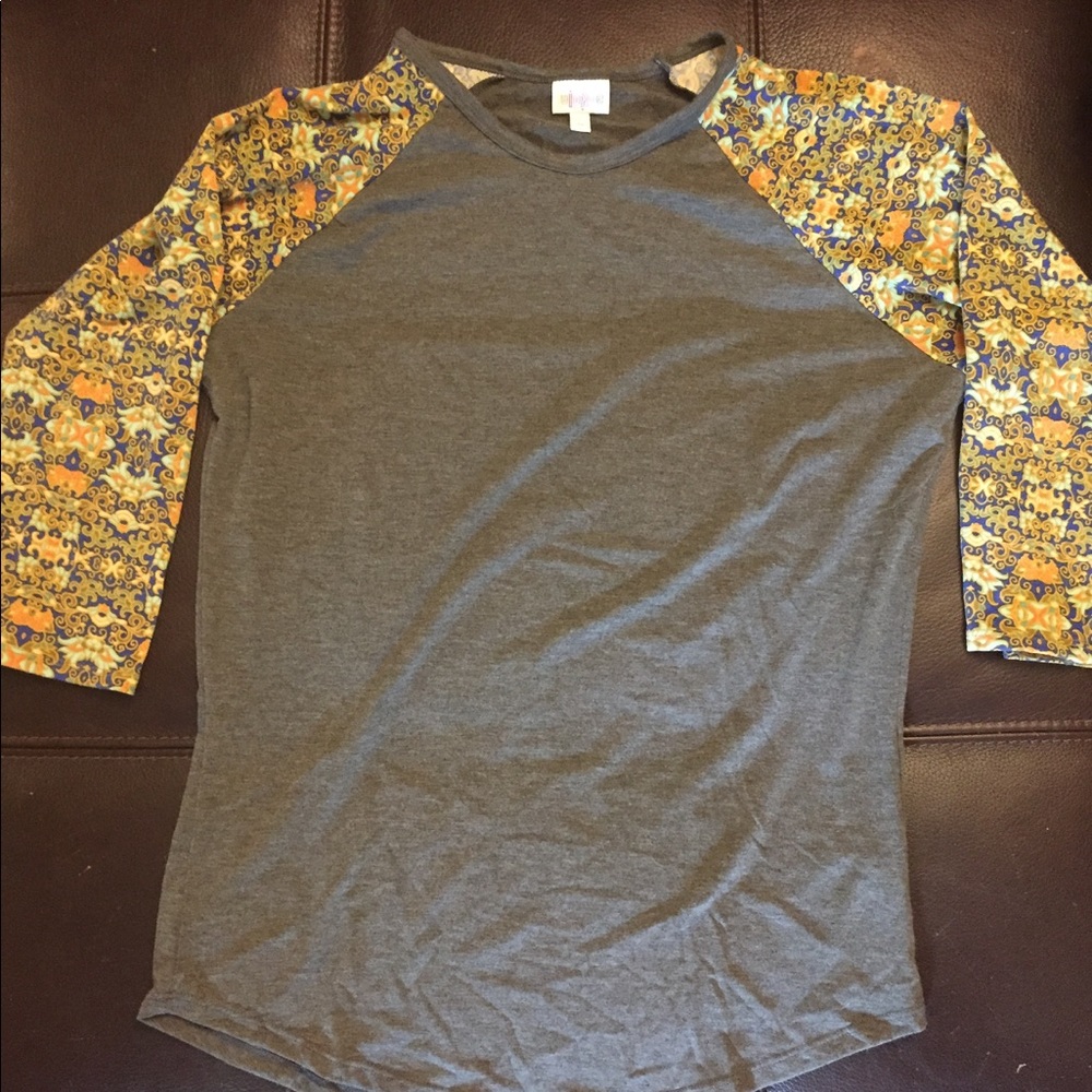 Lularoe Randy tee shirt Medium, patterned sleeves