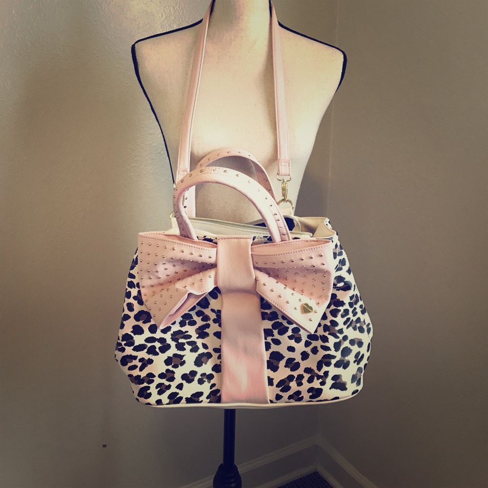Betsey Johnson Cross Body purse