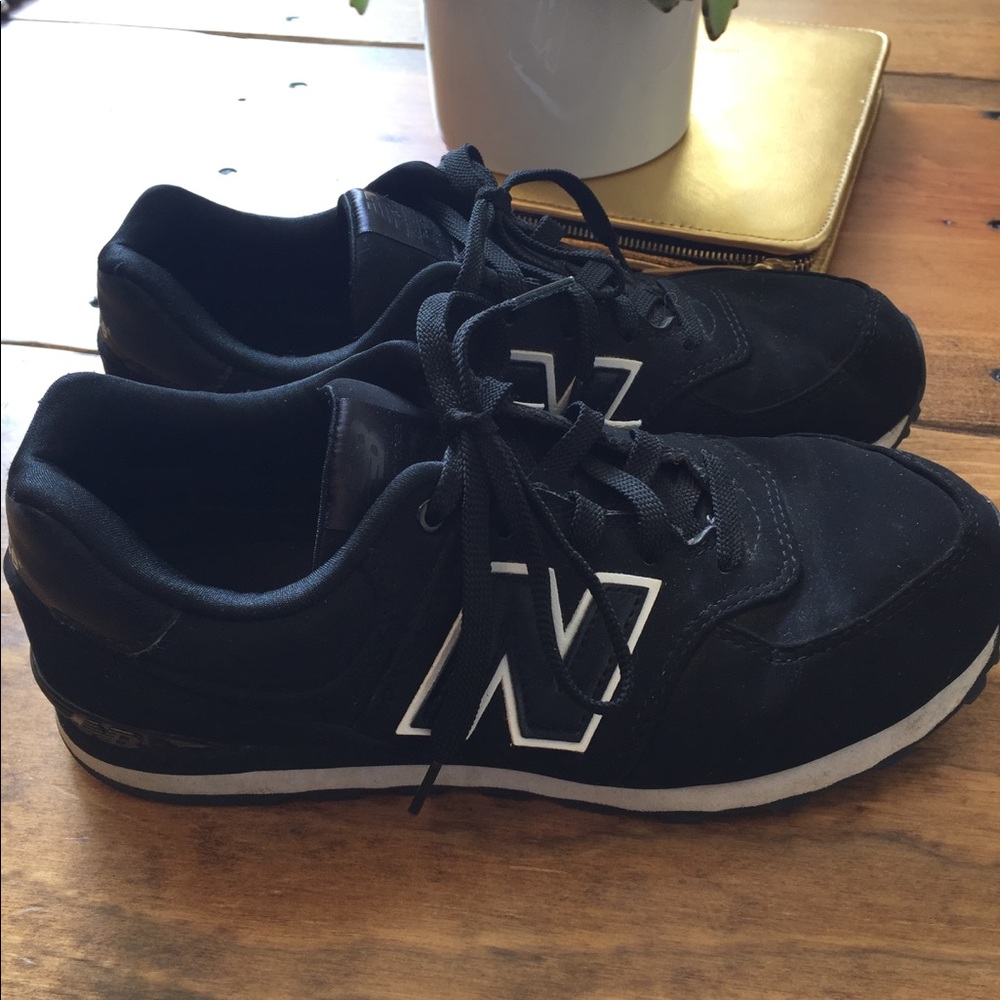 Black New Balance Sneakers
