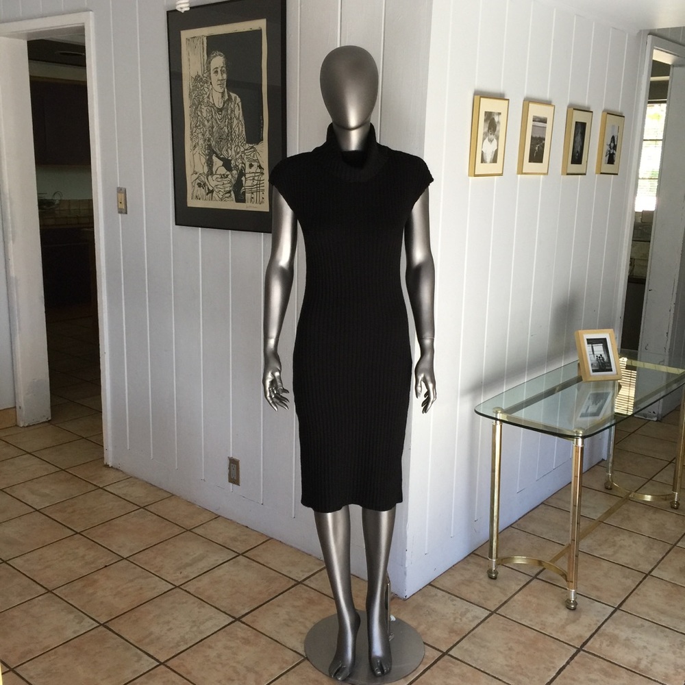 MAX STUDIO Cap Sleeve Sweater Dress in Black SMALL