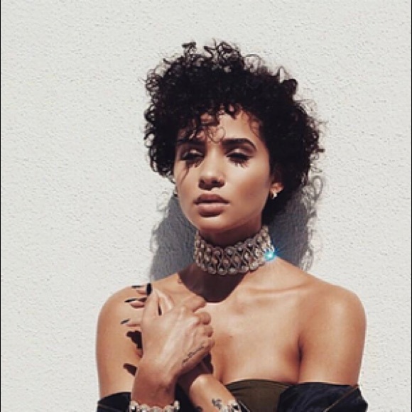 Goddess Choker - Picture 2 of 2