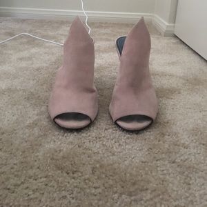 Kendall and Kylie nude/soft pink heels