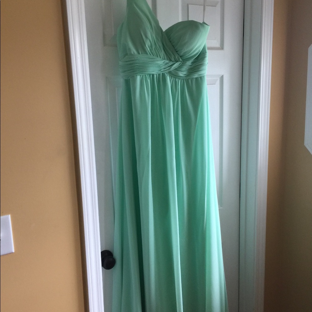 David's Bridal Pretty Maids Dress