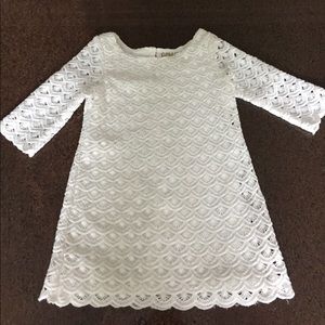 Little white dress 👗 2T