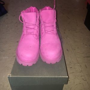 6in Rose Youth Timberlands size 2.5 ( Worn )