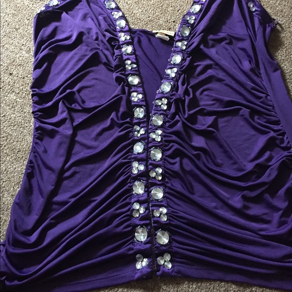 Beautiful top! - Picture 2 of 3