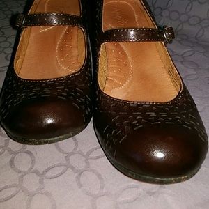 Naya Classy Heels BRAND NEW Bordeaux Color