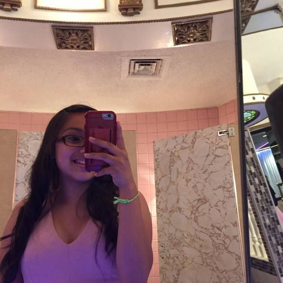 Meet your Posher, Caridad - Picture 1 of 1