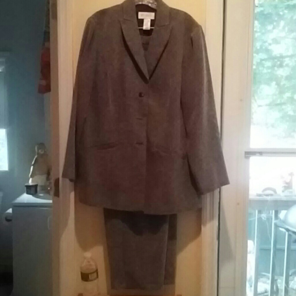Studio I pant suit 14W
