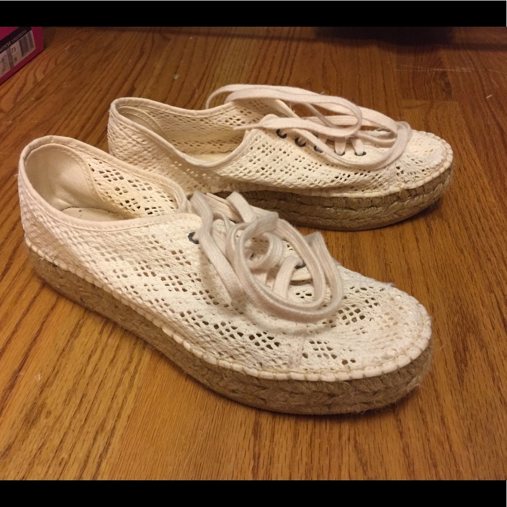 Super cute White espadrilles