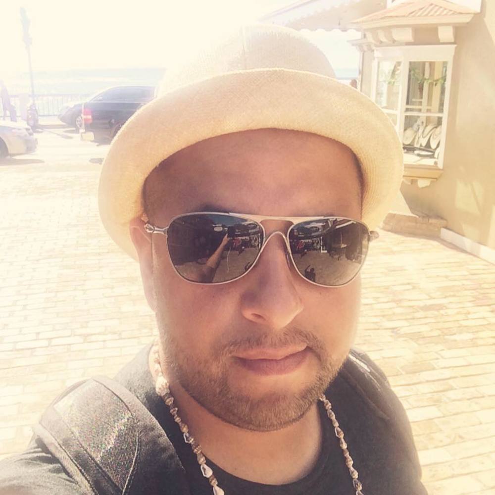 Meet your Posher, Alex