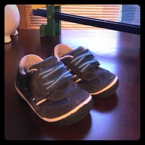 Baby boy strite rite learn to walk