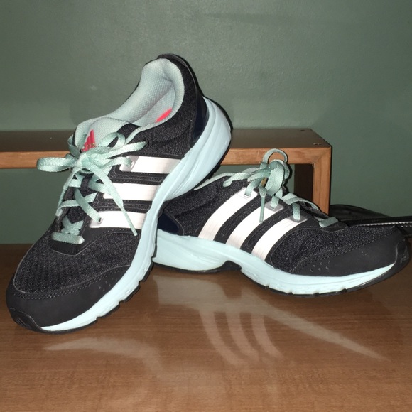 adidas Shoes - Adidas RunSmart Sneakers Sz 7 Excellent Condition
