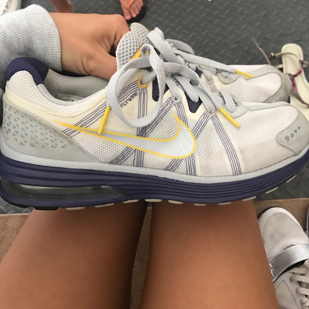 Nike livestrong shoes
