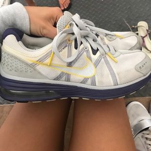 Nike livestrong shoes