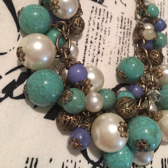 Forever 21 statement necklace. - Picture 2 of 5