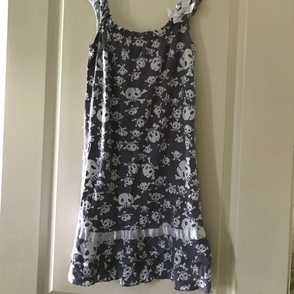 Cute skull & cross bone pajama dress!