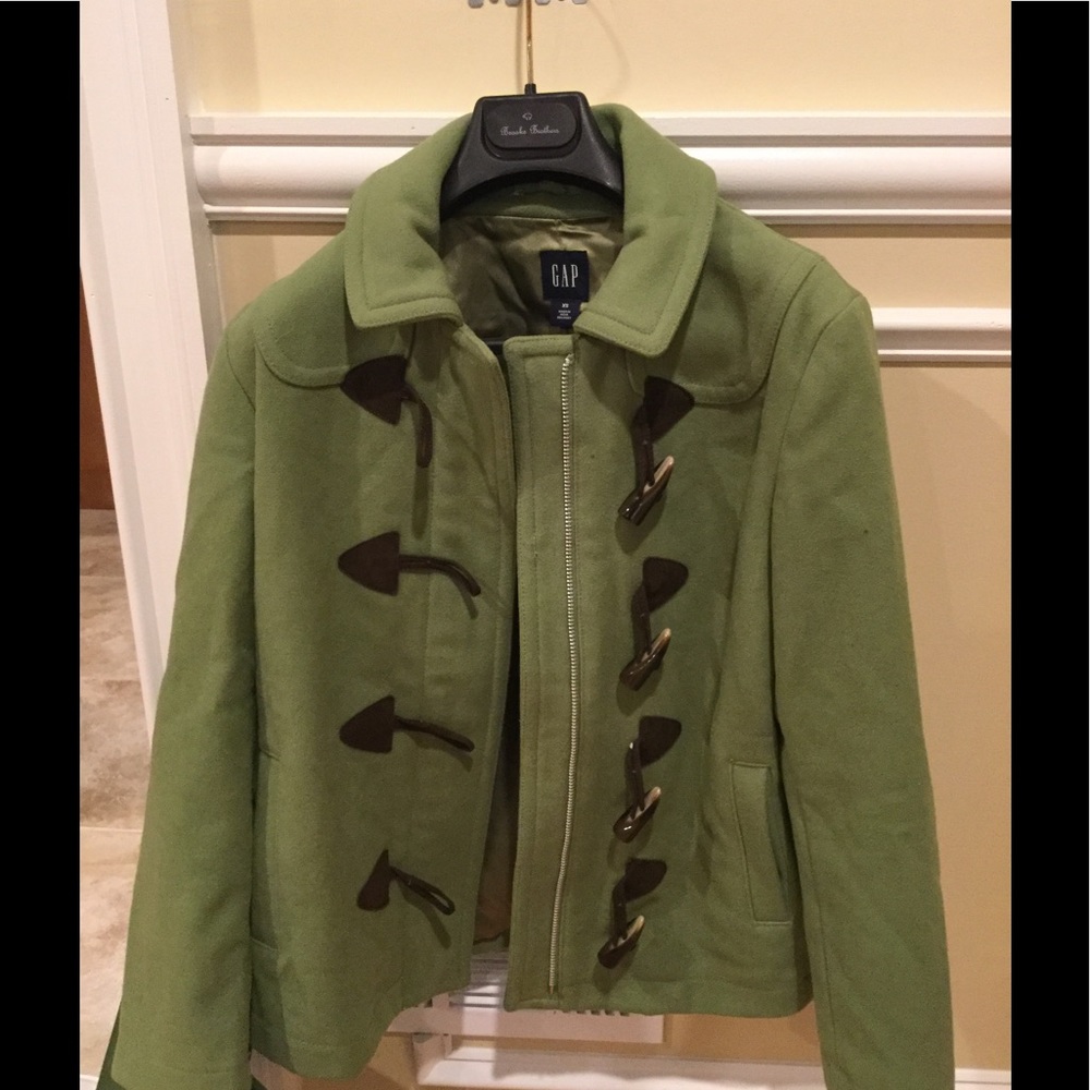 Green pea coat