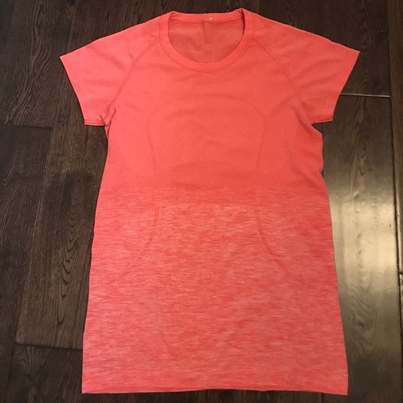 lululemon athletica Tops - Lululemon Swiftly Tech Short Sleeve Crew