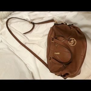 MICHAEL KORS cross body purse