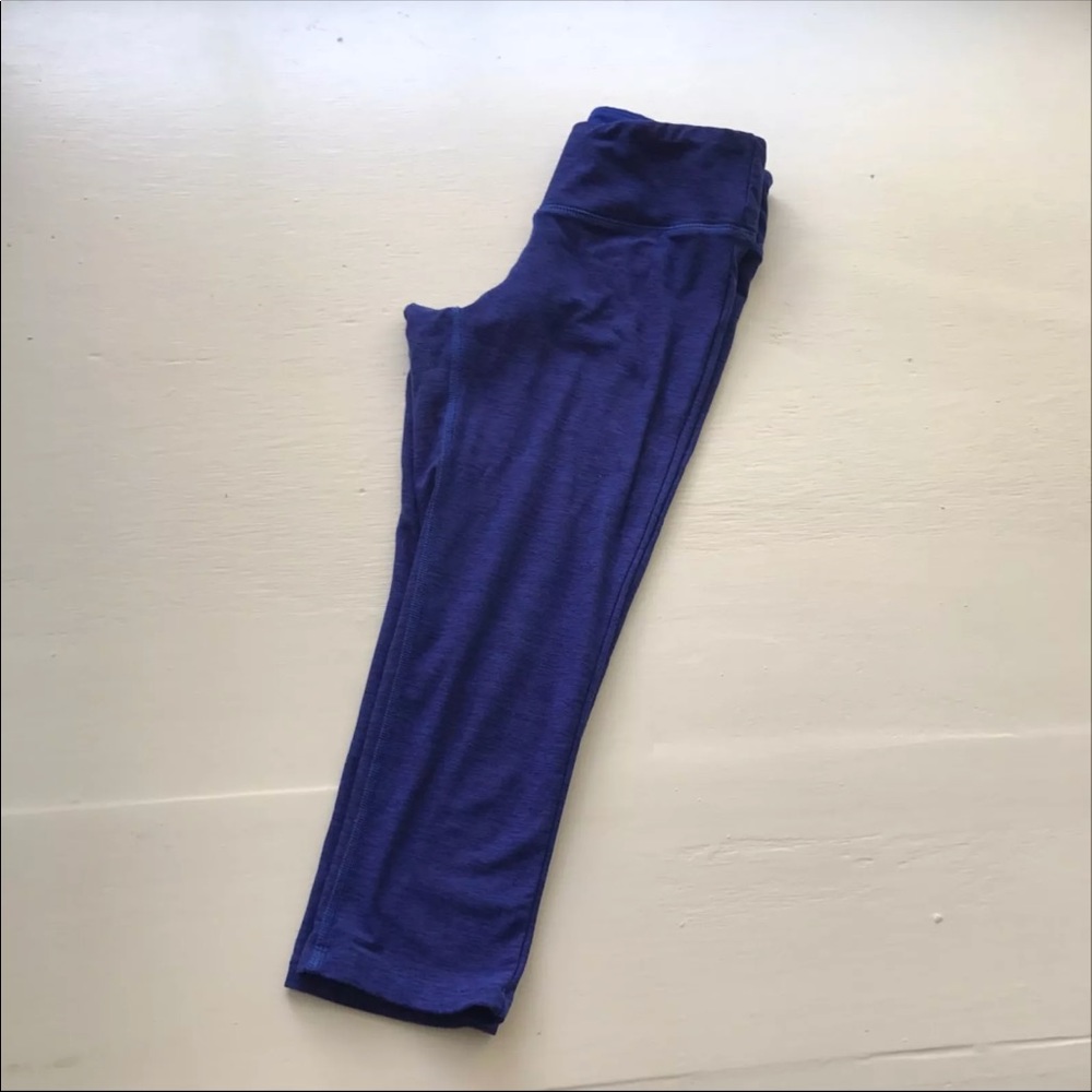 New Balance crops small