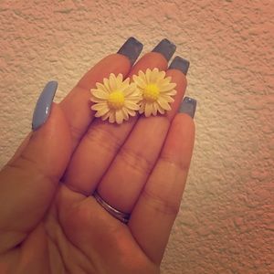 Daisy earrings