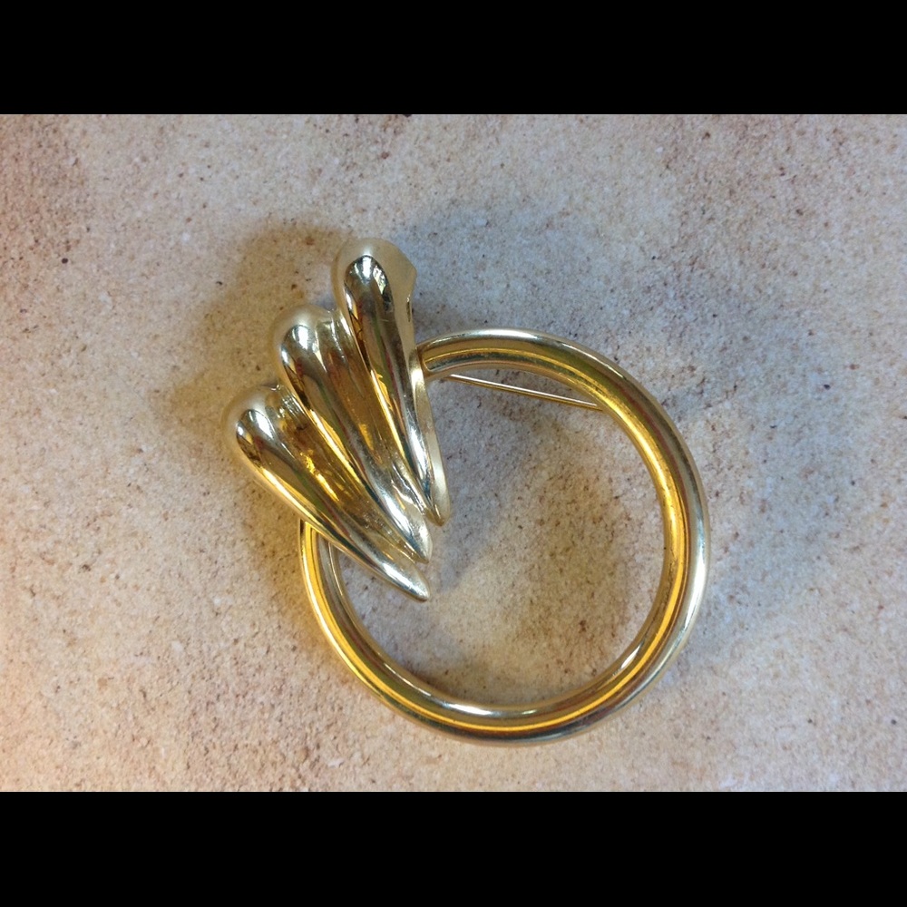 FINAL PRICE Estate brooch