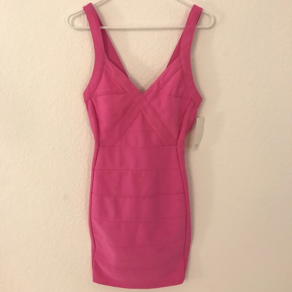 TOBI DRESS - Picture 4 of 7