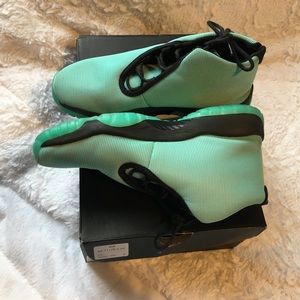 Bleached Turquoise/Black Air Jordan Future GG