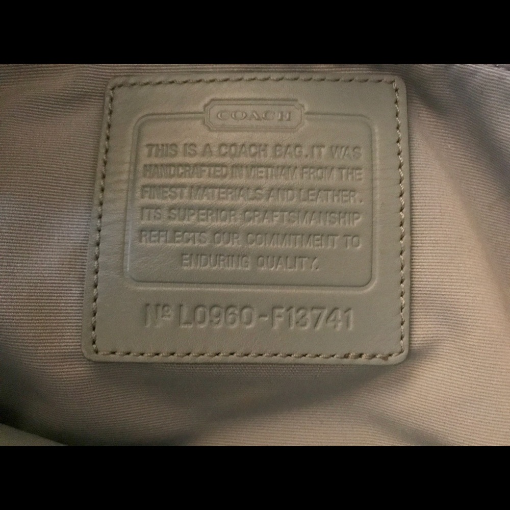 Coach purse - Picture 4 of 5