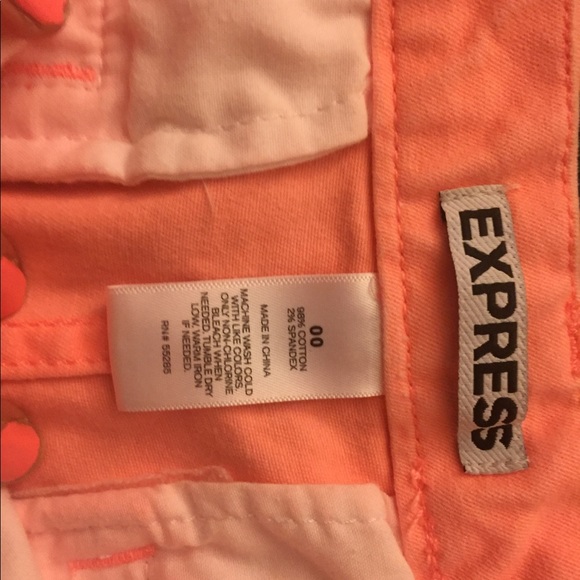 Coral/pink Express shorts - Picture 3 of 3