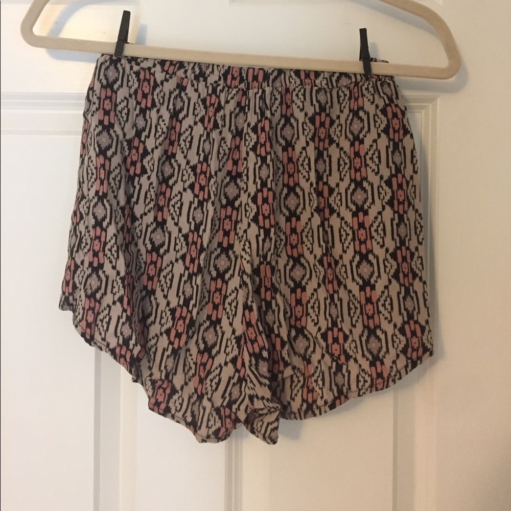 Pattern Soft Shorts - Picture 3 of 3