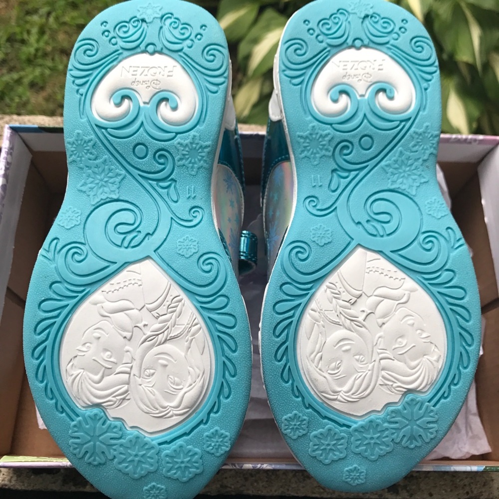 Girl's 11M Disney Frozen Blue Light Up Sneakers - Picture 8 of 8