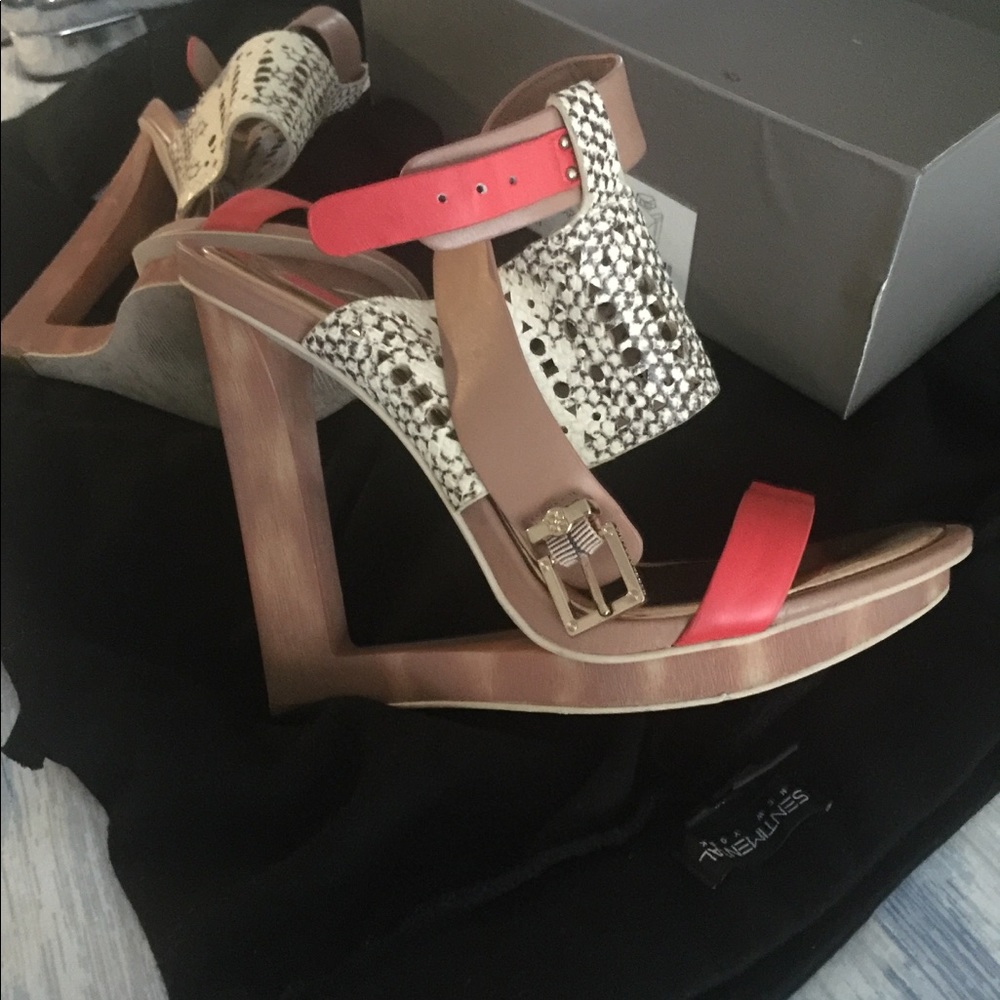 Bcbg max azria  wedges