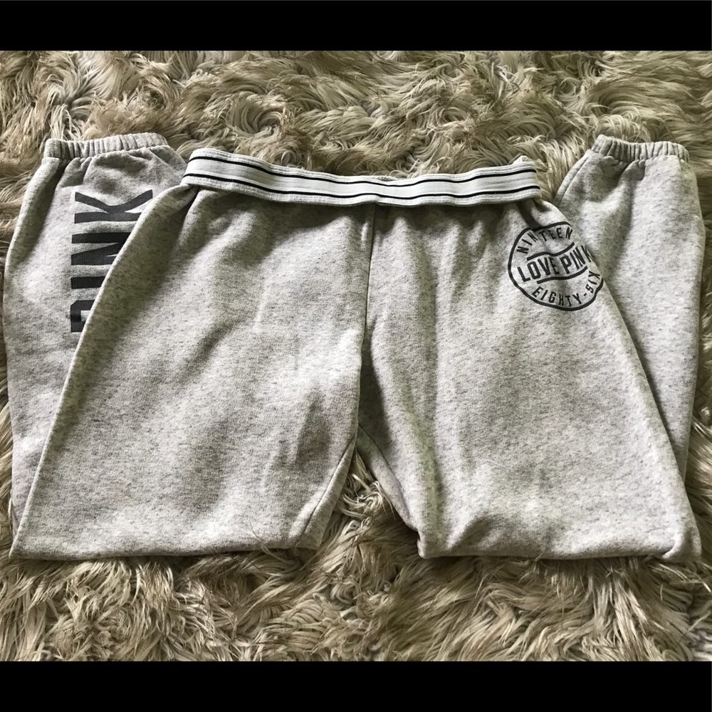 Gray VS Pink crop sweatpant!