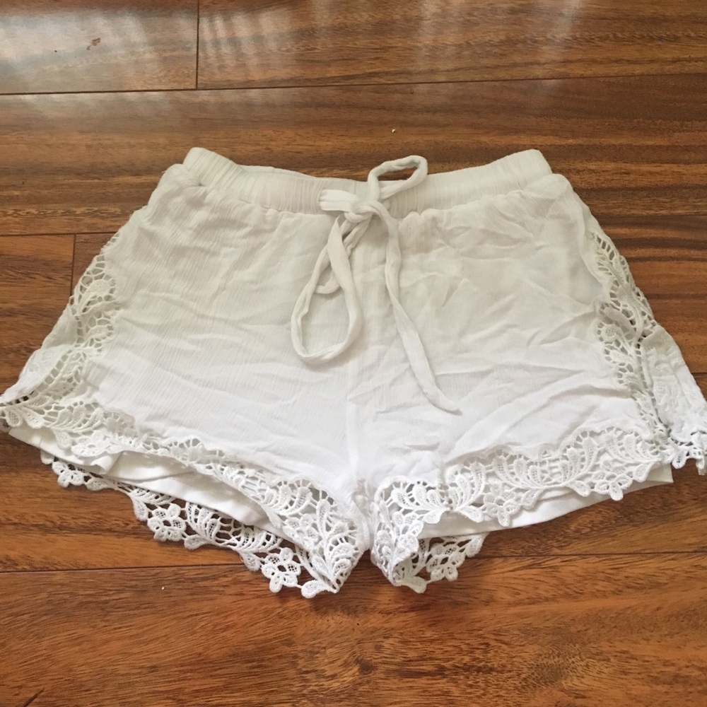 White lace shorts from urban outfitters