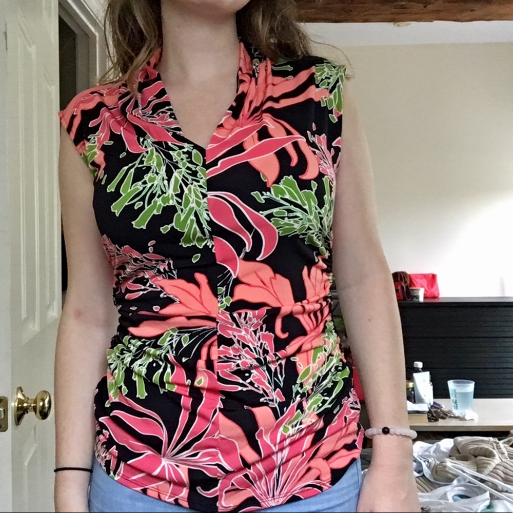 Vince Comuto Floral blouse! 🌺🌸🌻🌼💐
