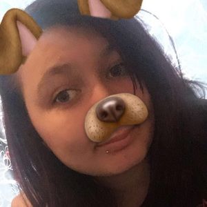 Meet your Posher, Brittni