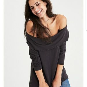 Off the shoulder AEO top NWT