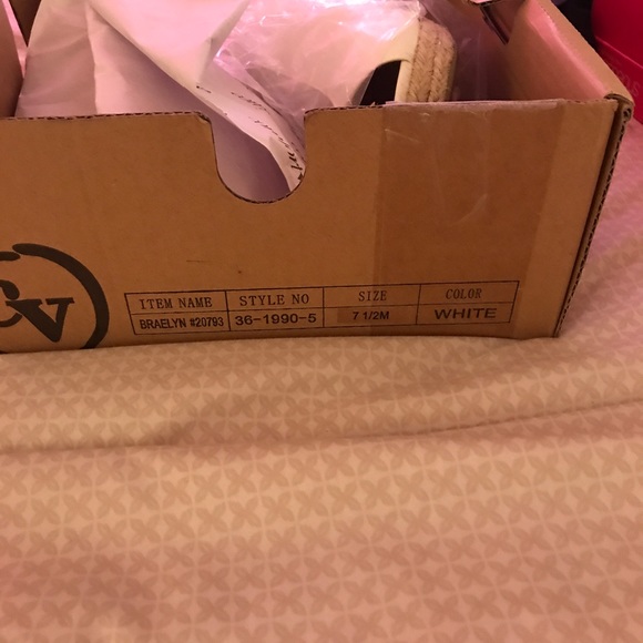 Shoes - Picture 2 of 2