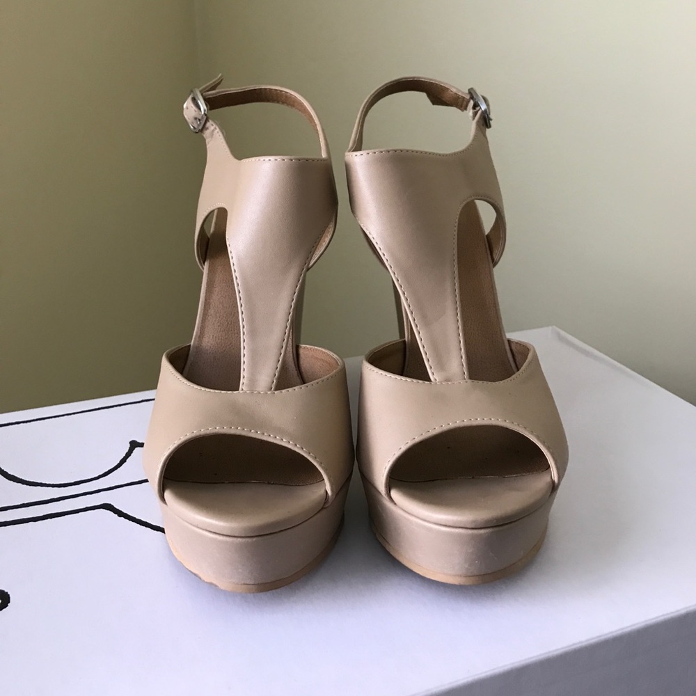 Nude BP Wedges. Size 7