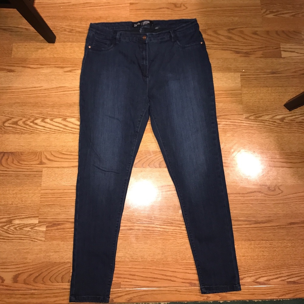 Dark wash skinny jeans