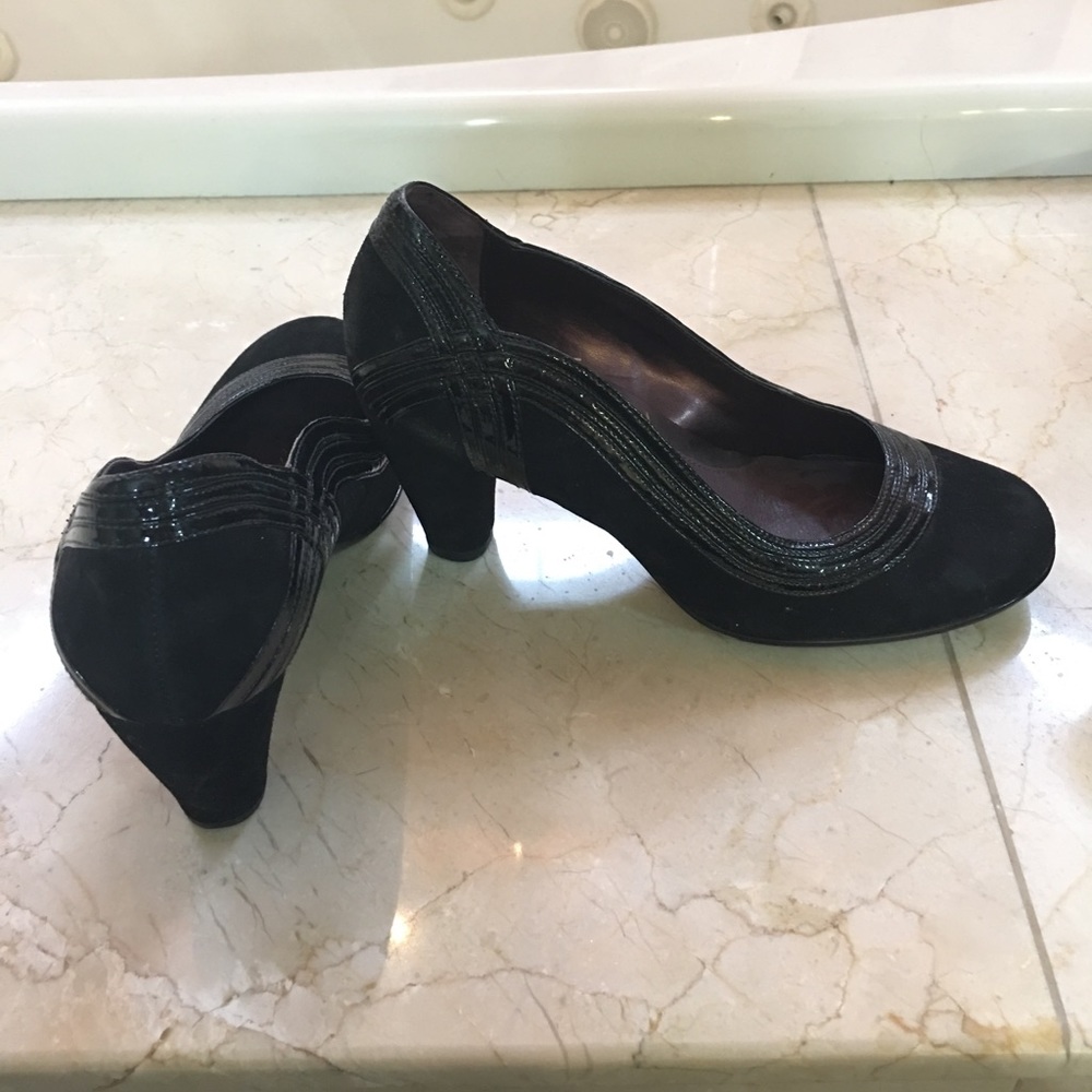 Indigo by Clarke Black Suede Kitten Heels