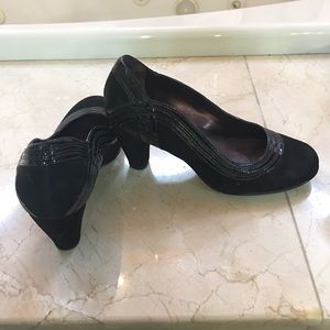 Indigo by Clarke Black Suede Kitten Heels