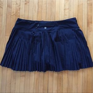 Black lululemon pleated skort