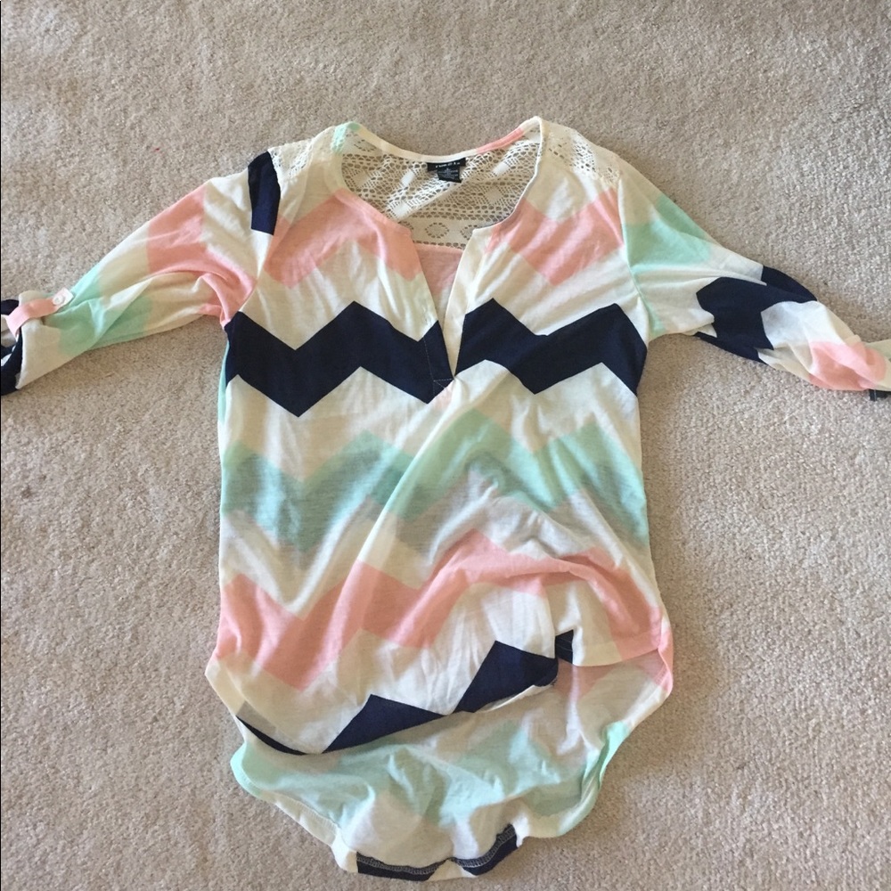 Rue 21 chevron 3 quarter sleeve shirt