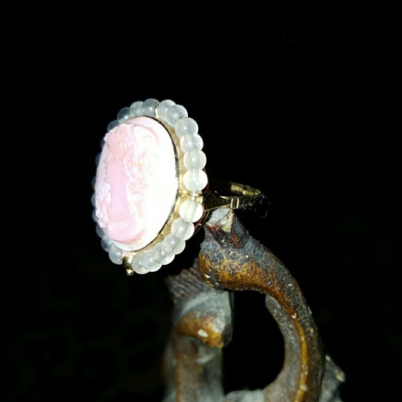 M&M 14kt Scognamiglio carved coral cameo ring - Picture 2 of 4